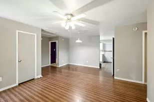 2005 Worms St, Houston, TX 77020 - Photo 2