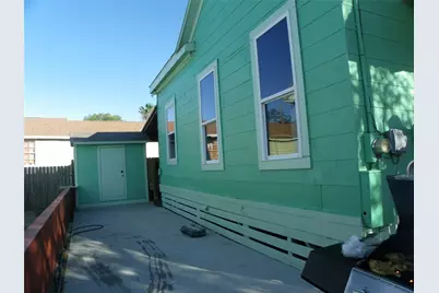 1106 40th Street, Galveston, TX 77550 - Photo 2