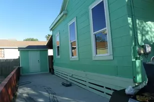 1106 40th St, Galveston, TX 77550 - Photo 2