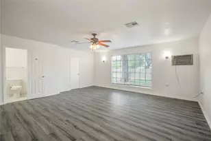 704 Pin Money St, Clute, TX 77531 - Photo 14