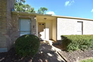 1918 Liberty Point Ln, Sugar Land, TX 77478 - Photo 4
