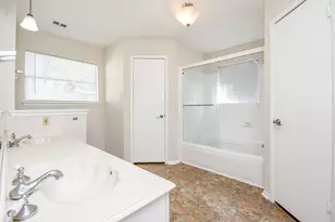 1918 Liberty Point Ln, Sugar Land, TX 77478 - Photo 24