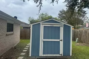 6910 Krause Dr, Houston, TX 77489 - Photo 18