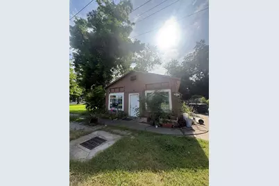 213 S Hill Street, Alvin, TX 77511 - Photo 10