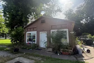 213 S Hill St, Alvin, TX 77511 - Photo 10
