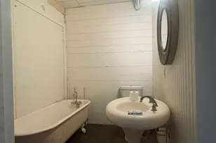 213 S Hill St, Alvin, TX 77511 - Photo 8