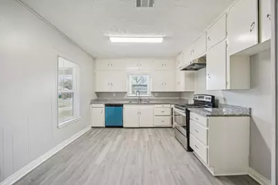 710 E Magnolia Street, Angleton, TX 77515 - Photo 4