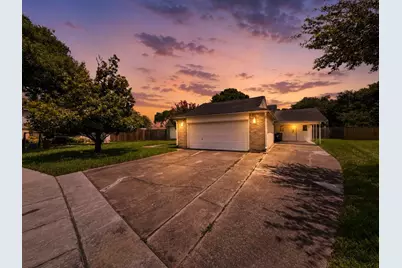 2109 E Linwood Oaks Street, Pearland, TX 77581 - Photo 2