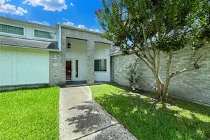 2109 E Linwood Oaks St, Pearland, TX 77581 - Photo 20