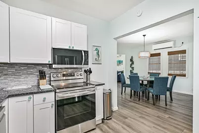 2917 Avenue Q 1/2, Galveston, TX 77550 - Photo 12