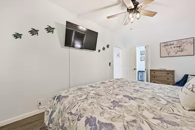 2917 Avenue Q 1/2, Galveston, TX 77550 - Photo 18