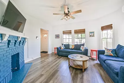 2917 Avenue Q 1/2, Galveston, TX 77550 - Photo 6