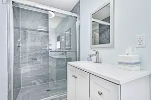 2917 Ave Q 1/2, Galveston, TX 77550 - Photo 20