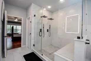 1003 Clarenda Falls Dr, Sugar Land, TX 77479 - Photo 28