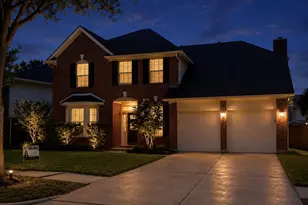 219 Birch Hill Dr, Sugar Land, TX 77479 - Photo 2
