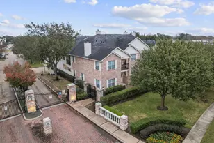 2865 Westhollow Dr, Houston, TX 77082 - Photo 2
