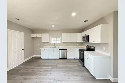 6813 N Wayside Drive, Houston, TX 77028 - Photo 12