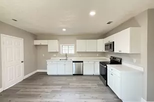 6813 N Wayside Dr, Houston, TX 77028 - Photo 12