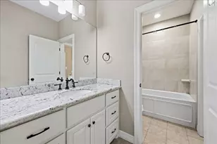 160 Colonial Estates Dr, Bridge City, TX 77611 - Photo 12