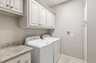160 Colonial Estates Dr, Bridge City, TX 77611 - Photo 14