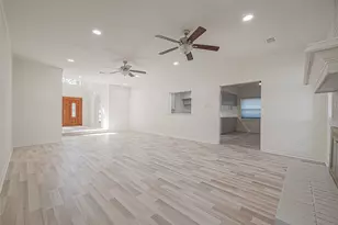 1015 Sugar Lakes Dr, Sugar Land, TX 77478 - Photo 8