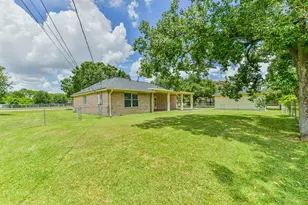 2401 Woody Rd, Pearland, TX 77581 - Photo 30