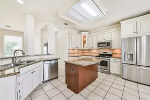 2401 Woody Rd, Pearland, TX 77581 - Photo 8