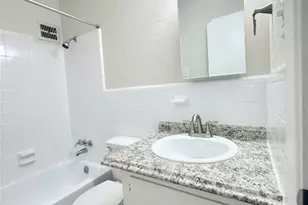 201 S Kaysie St, Angleton, TX 77515 - Photo 16