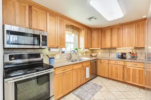 411 Sailfish Ln, Freeport, TX 77541 - Photo 6