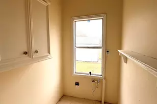 638 Kelly Ln, Angleton, TX 77515 - Photo 18