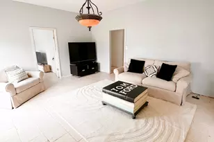 638 Kelly Ln, Angleton, TX 77515 - Photo 4