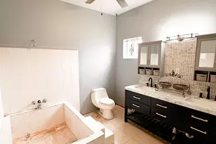 638 Kelly Ln, Angleton, TX 77515 - Photo 10