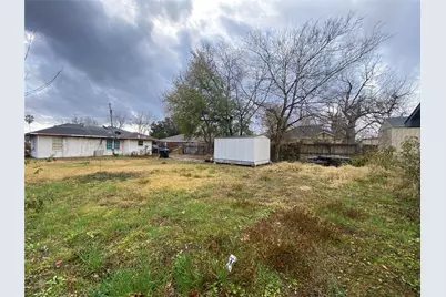 521 E Witcher Lane, Houston, TX 77076 - Photo 4