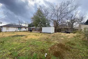 521 E Witcher Ln, Houston, TX 77076 - Photo 4