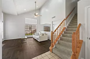 1555 Hillside Elm St, Houston, TX 77062 - Photo 2