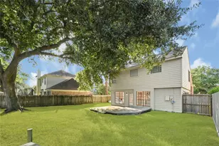 1555 Hillside Elm St, Houston, TX 77062 - Photo 24