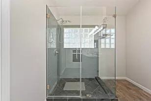 1555 Hillside Elm St, Houston, TX 77062 - Photo 20