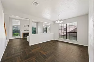 1555 Hillside Elm St, Houston, TX 77062 - Photo 6