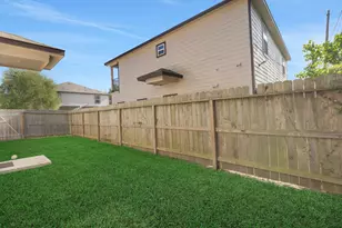 9032 Jutland Rd, Houston, TX 77033 - Photo 32