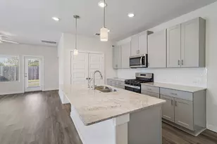 8507 Lake Groove Ln, Baytown, TX 77523 - Photo 14