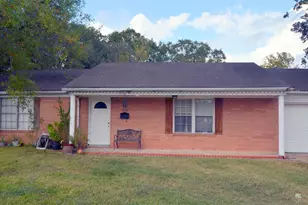 805 Ave J Ave, Rosenberg, TX 77471 - Photo 2