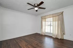 2215 Windy Meadow Dr, Sugar Land, TX 77478 - Photo 10