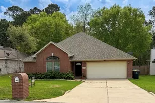 223 Maple Ln, Conroe, TX 77304 - Photo 1