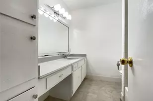 921 Wax Myrtle Ln, Houston, TX 77079 - Photo 20