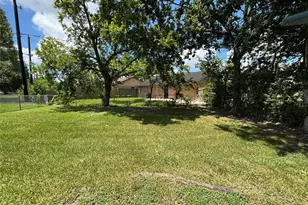 12614 Chiswick Rd, Houston, TX 77047 - Photo 16