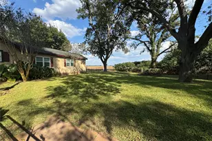207 S Elm St, Glen Flora, TX 77443 - Photo 2