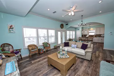 3008 Shady Lane, Crystal Beach, TX 77650 - Photo 10