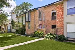 9263 Westwood Village Dr, Houston, TX 77036 - Photo 2