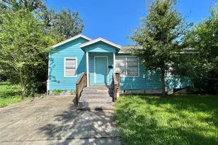 150 Huisache St, Lake Jackson, TX 77566 - Photo 1