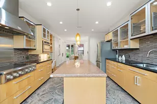 12039 E Circle Dr, Houston, TX 77071 - Photo 10